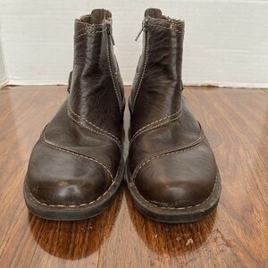 Clarks "Bendables" brown leather Sz 9 womens ankle boot Bootie